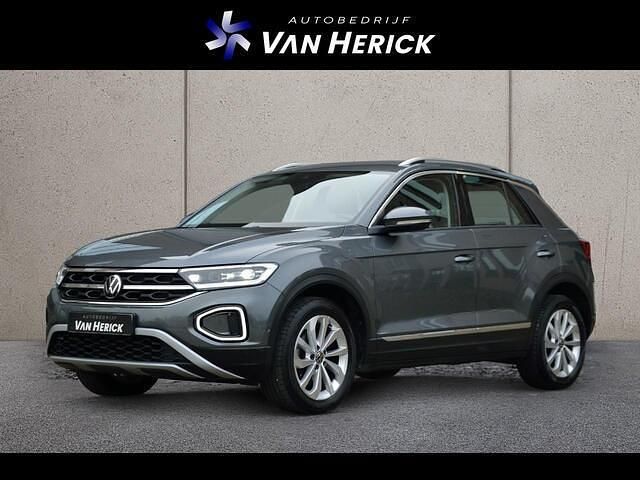 Grijs Gebruikt 2022 VW T-Roc Style SUV | € 27.445 (Goede deal) - Afbeelding 1/4