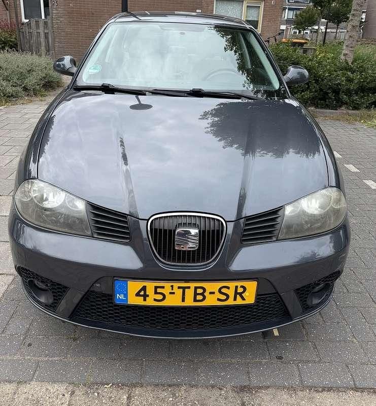 Grijs Gebruikt 2006 Seat Ibiza Hatchback | € 850 (Goede deal) - Afbeelding 1/4