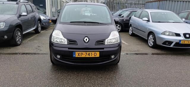 Occasion Renault Grand Modus Expression 101 PK (74 kW) 2010 Paars, metallic lak MPV