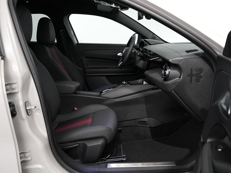 Occasion Alfa Romeo GT Junior Edizione Speciale 146 PK (107 kW) 2025 Grijs SUV