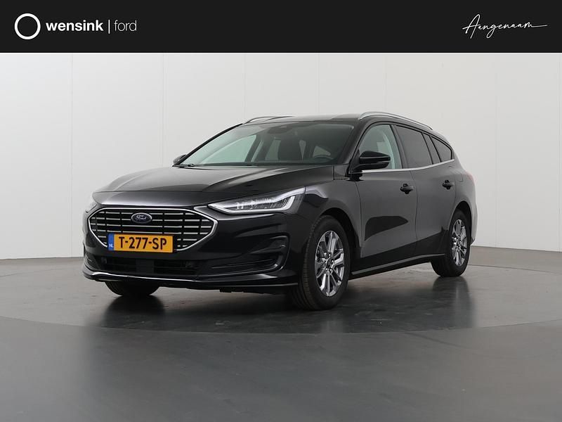 Zwart Gebruikt 2023 Ford Focus Titanium Stationwagen | € 23.830 (Eerlijke prijs) - Afbeelding 1/4