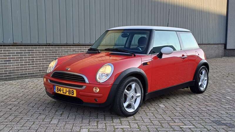 Rood Gebruikt 2003 Mini Cooper Salt Hatchback | € 2.500 - Afbeelding 1/4