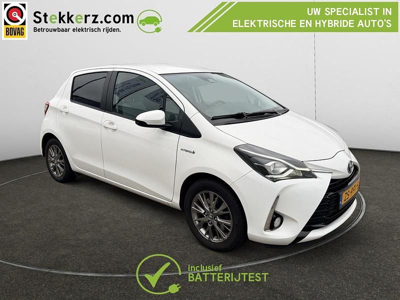 Wit Occasion 2019 Toyota Yaris Hybrid Hatchback | € 15.595 (Goede deal) - Afbeelding 1/4