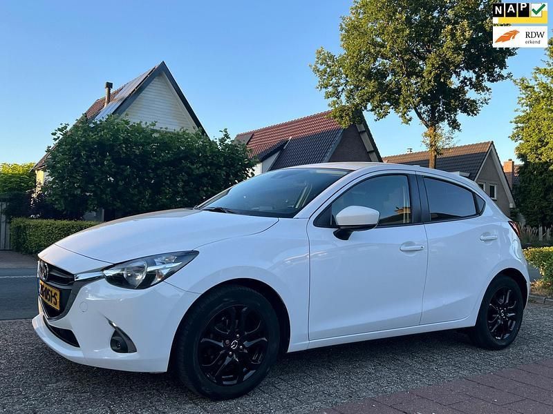 Wit Gebruikt 2019 Mazda 2 Inclusive Hatchback | € 8.990 (Super prijs) - Afbeelding 1/4