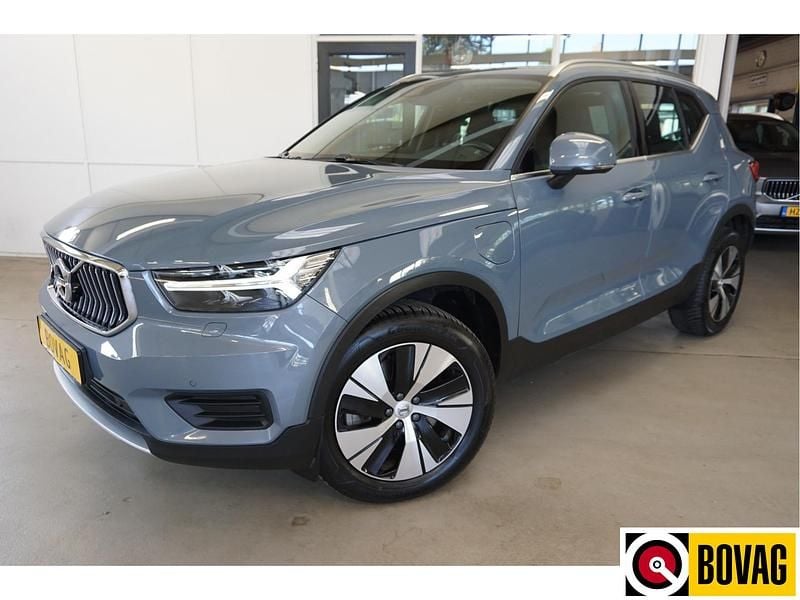 Grijs Gebruikt 2022 Volvo XC40 Inscription SUV | € 36.500 (Eerlijke prijs) - Afbeelding 1/4
