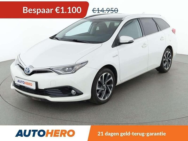 Wit Occasion 2016 Toyota Auris Hybrid Edition-S Stationwagen | € 14.049 (Eerlijke prijs) - Afbeelding 1/3