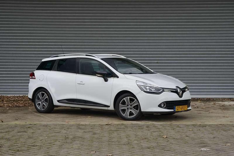 Wit Gebruikt 2015 Renault Clio GrandTour Stationwagen | € 3.950 (Goede deal) - Afbeelding 1/4