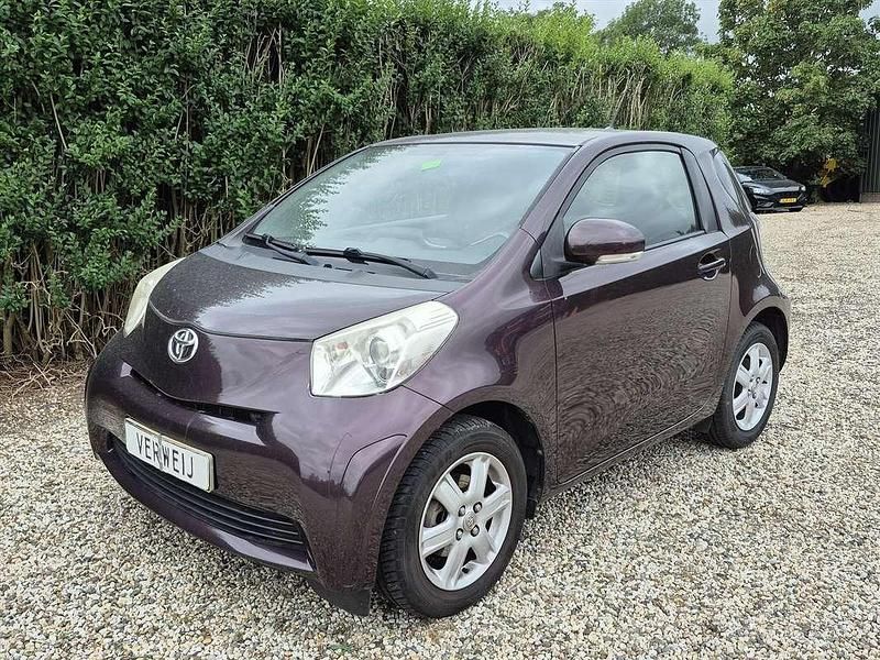 Paars Gebruikt 2010 Toyota iQ Hatchback | € 4.250 (Eerlijke prijs) - Afbeelding 1/4