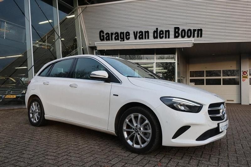 Wit Gebruikt 2020 Mercedes B250 MPV | € 25.950 (Goede deal) - Afbeelding 1/3