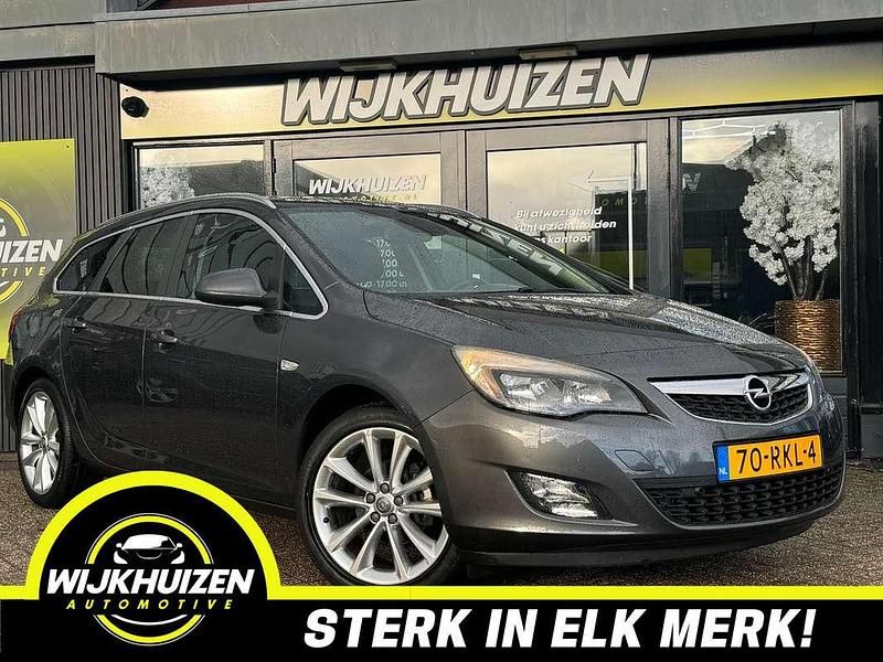 Grijs Occasion 2011 Opel Astra Sport Stationwagen | € 5.450 (Eerlijke prijs) - Afbeelding 1/4