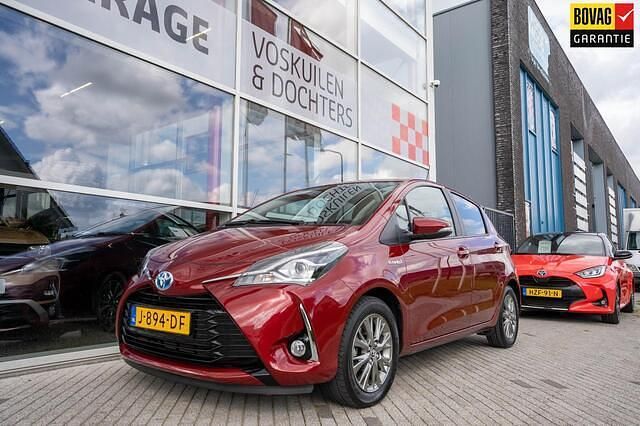 Rood Occasion 2020 Toyota Yaris Hatchback | € 17.950 (Goede deal) - Afbeelding 1/4