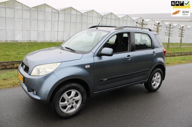 Grijs Gebruikt 2006 Daihatsu Terios SUV | € 7.500 (Eerlijke prijs) - Afbeelding 1/4