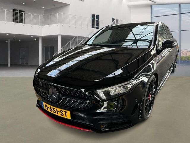 Zwart Gebruikt 2019 Mercedes A200 Premium Hatchback | € 17.950 (Iets duurder) - Afbeelding 1/4