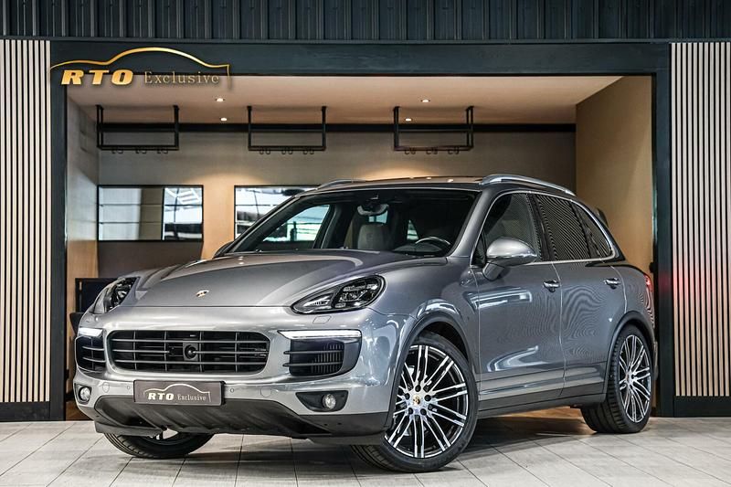 Grijs Gebruikt 2016 Porsche Cayenne Turbo SUV | € 50.000 - Afbeelding 1/4