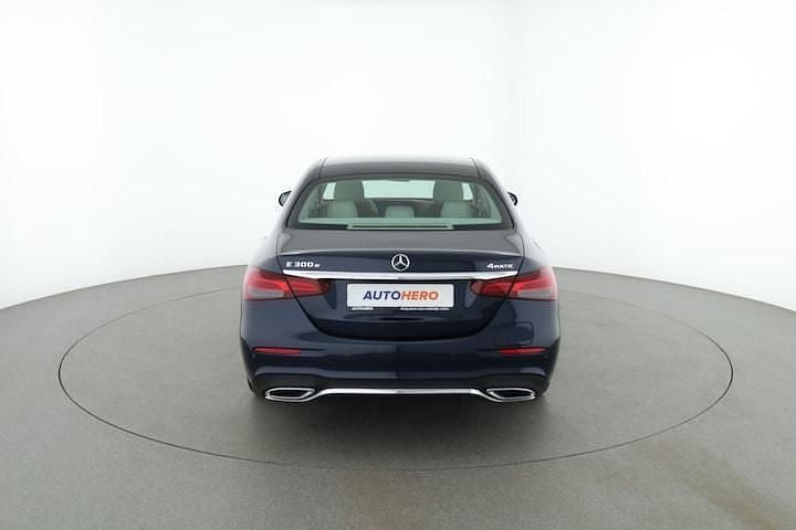 Occasion Mercedes E300 AMG line 320 PK (235 kW) 2020 Blauw Sedan