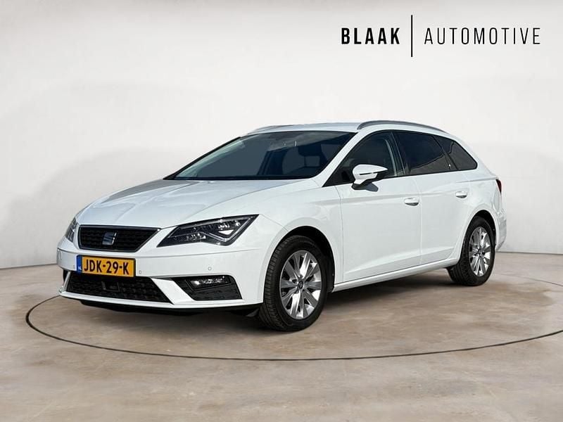 Wit Gebruikt 2019 Seat Leon ST Reference Stationwagen | € 16.485 (Duur) - Afbeelding 1/4