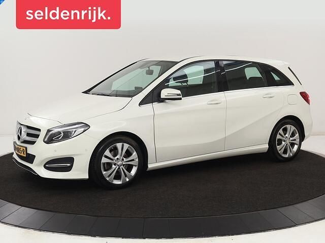 Wit Gebruikt 2017 Mercedes B180 Ambition MPV | € 13.400 (Eerlijke prijs) - Afbeelding 1/4