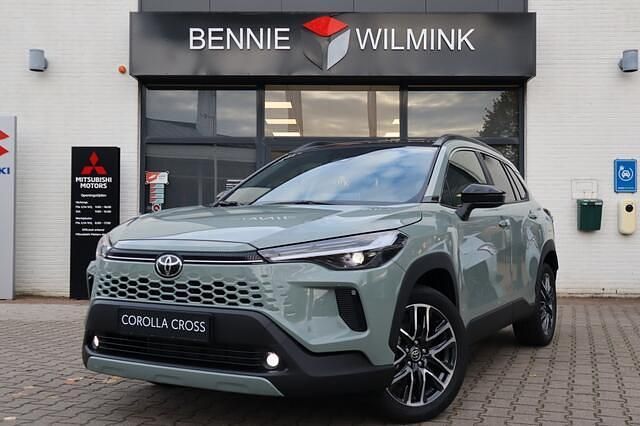 Groen Nieuw 2025 Toyota Corolla Cross SUV | € 44.321 (Iets duurder) - Afbeelding 1/4