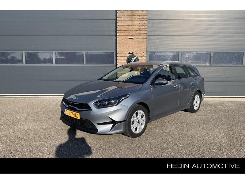 Grijs Gebruikt 2023 Kia Ceed Sportswagon Stationwagen | € 21.445 (Goede deal) - Afbeelding 1/4