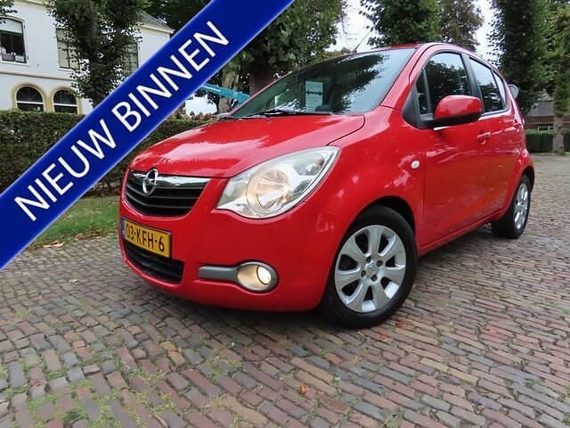 Rood Gebruikt 2009 Opel Agila Enjoy Hatchback | € 2.450 (Eerlijke prijs) - Afbeelding 1/4