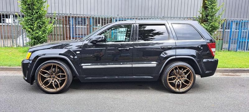 Zwart Occasion 2008 Jeep Grand Cherokee SRT SUV | € 21.950 (Duur) - Afbeelding 1/4
