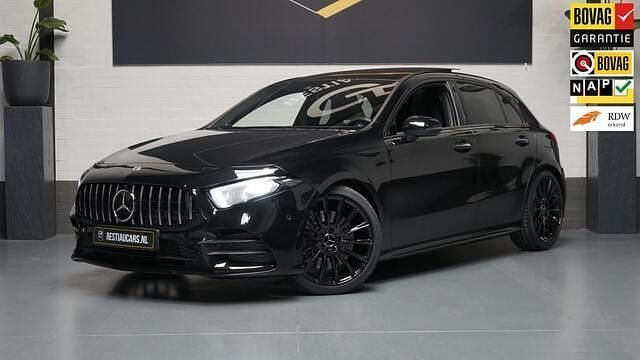 Zwart, metallic lak Gebruikt 2019 Mercedes A250 AMG Hatchback | € 33.950 (Eerlijke prijs) - Afbeelding 1/4