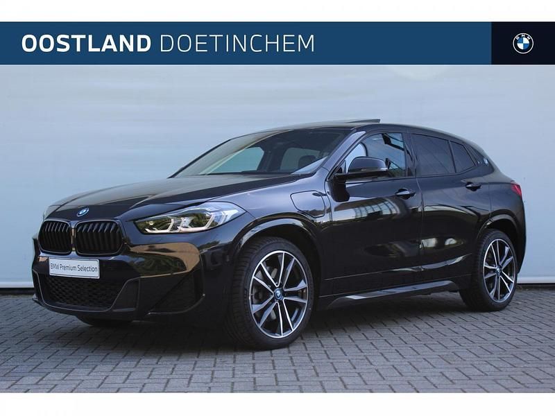 Saphirschwarz (zwart metallic) Gebruikt 2023 BMW X2 Comfort Edition SUV | € 37.950 (Eerlijke prijs) - Afbeelding 1/3