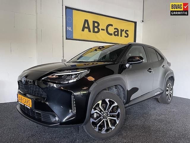 Zwart Gebruikt 2022 Toyota Yaris Cross Style SUV | € 27.495 (Eerlijke prijs) - Afbeelding 1/4