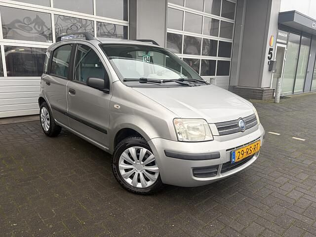 Grijs Gebruikt 2005 Fiat Panda Hatchback | € 2.222 (Eerlijke prijs) - Afbeelding 1/4