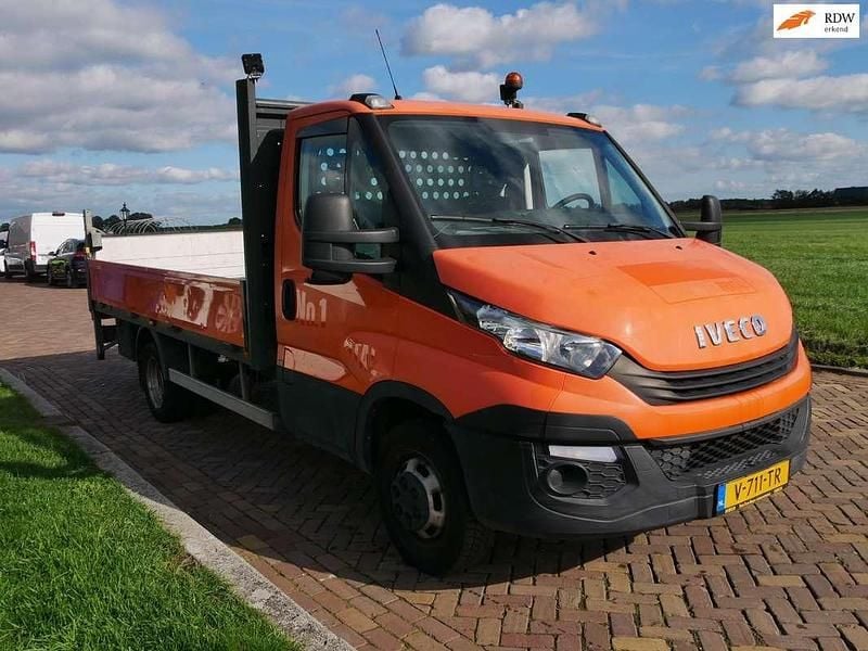 Oranje Gebruikt 2018 Iveco Daily Pickup | € 9.999 - Afbeelding 1/3