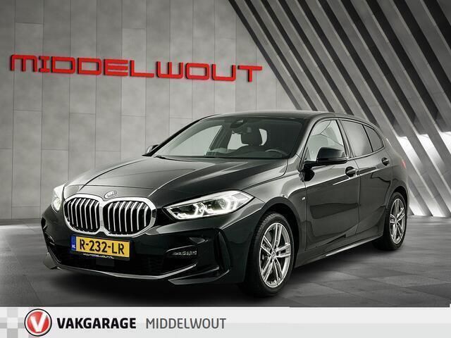 Zwart Gebruikt 2022 BMW 120 Efficient Dynamics Hatchback | € 32.950 (Eerlijke prijs) - Afbeelding 1/4