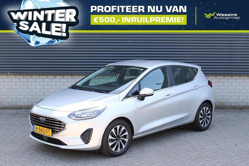 Grijs Occasion 2022 Ford Fiesta Titanium Hatchback | € 18.085 (Eerlijke prijs) - Afbeelding 1/3