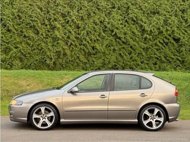 Occasion Seat Leon 180 PK (132 kW) 2004 Grijs Hatchback