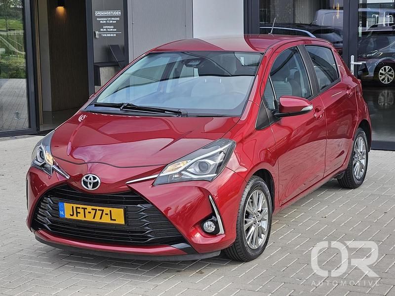 Rood Occasion 2017 Toyota Yaris Hatchback | € 13.949 (Eerlijke prijs) - Afbeelding 1/4