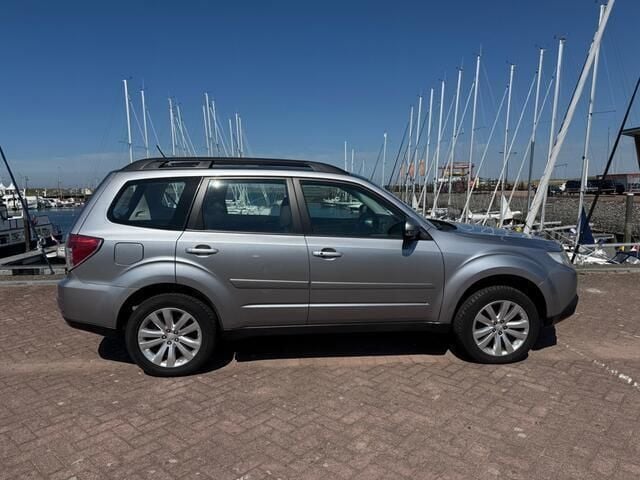Grijs Gebruikt 2011 Subaru Forester Comfort SUV | € 11.250 (Eerlijke prijs) - Afbeelding 1/4