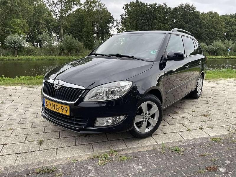 Zwart Gebruikt 2013 Skoda Fabia Fresh Stationwagen | € 4.950 (Eerlijke prijs) - Afbeelding 1/4