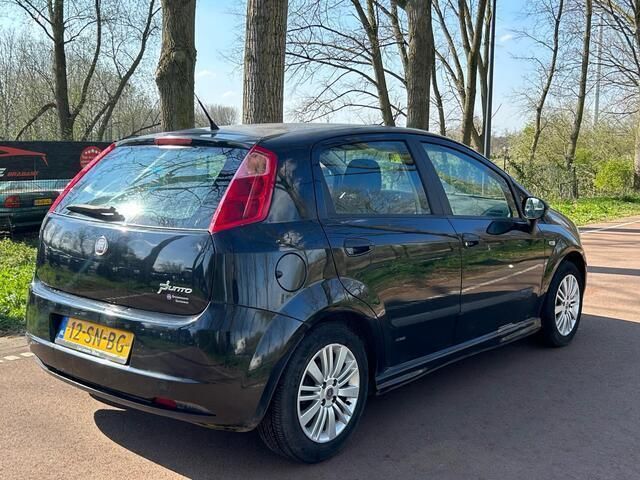 Occasion Fiat Grande Punto 78 PK (57 kW) 2006 Zwart, metallic lak Hatchback