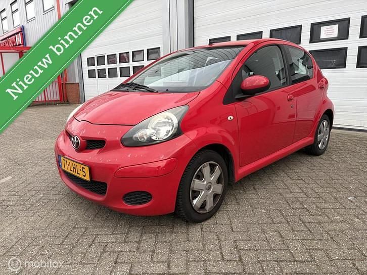 Occasion Toyota Aygo Comfort 68 PK (50 kW) 2010 Rood Hatchback