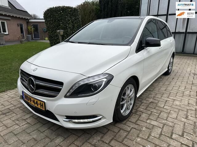 Wit Gebruikt 2013 Mercedes B200 Prestige MPV | € 11.995 (Eerlijke prijs) - Afbeelding 1/4