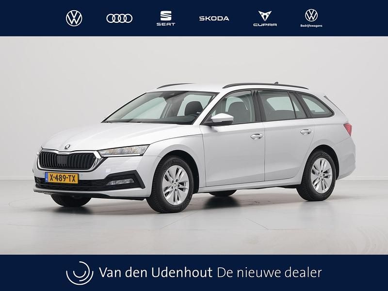 Grijs, metallic lak Gebruikt 2024 Skoda Octavia Business Line Stationwagen | € 26.840 (Goede deal) - Afbeelding 1/4