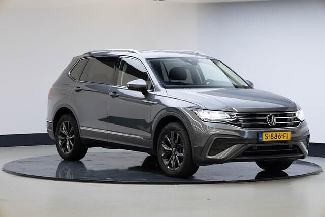 Grijs Gebruikt 2023 VW Tiguan Allspace Business SUV | € 36.950 (Eerlijke prijs) - Afbeelding 1/4