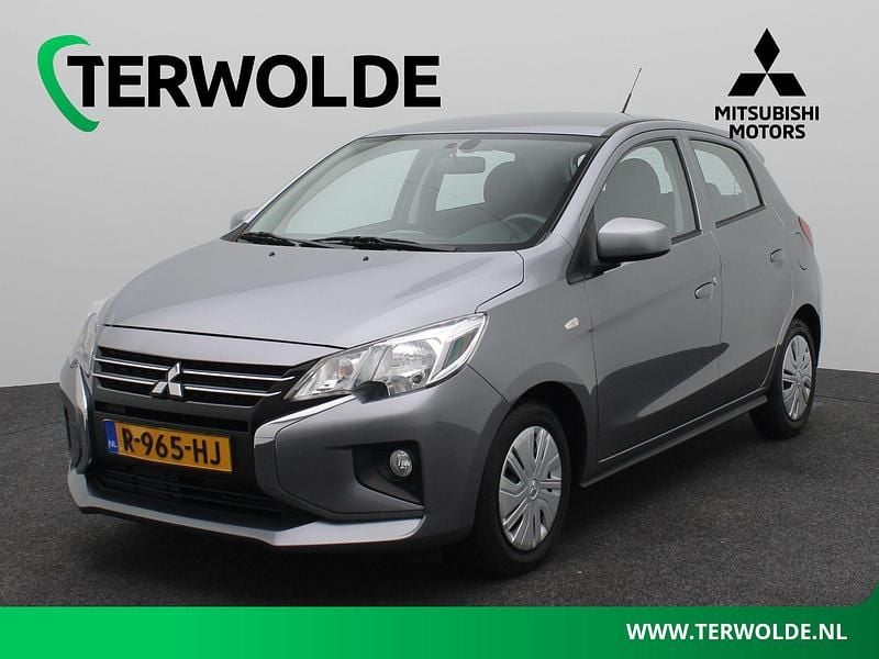 Grijs Gebruikt 2022 Mitsubishi Space Star Hatchback | € 12.445 (Eerlijke prijs) - Afbeelding 1/4