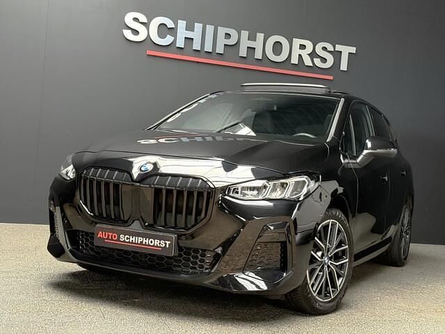 Zwart Gebruikt 2022 BMW 218 M Sport MPV | € 32.900 (Duur) - Afbeelding 1/4