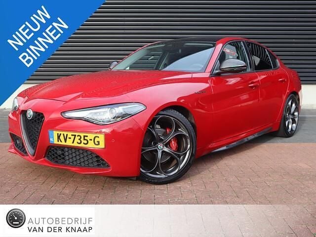 Rood Gebruikt 2016 Alfa Romeo Giulia Super Sedan | € 23.950 (Duur) - Afbeelding 1/4