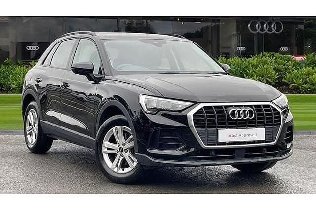 Zwart Gebruikt 2022 Audi Q3 Basis SUV | € 32.350 (Goede deal) - Afbeelding 1/4
