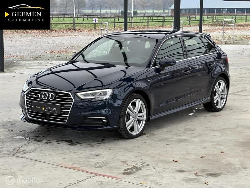 Blauw Gebruikt 2016 Audi A3 Sportback S-Line Hatchback | € 16.850 (Eerlijke prijs) - Afbeelding 1/4