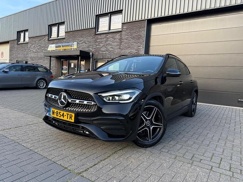 Zwart Occasion 2022 Mercedes GLA180 Business SUV | € 34.950 (Eerlijke prijs) - Afbeelding 1/4