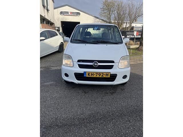 Occasion Opel Agila Essentia 60 PK (44 kW) 2005 Wit Hatchback