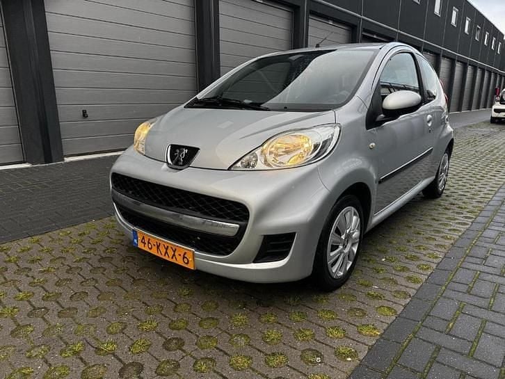 Gebruikt 2010 Peugeot 107 Hatchback | € 3.499 - Afbeelding 1/1