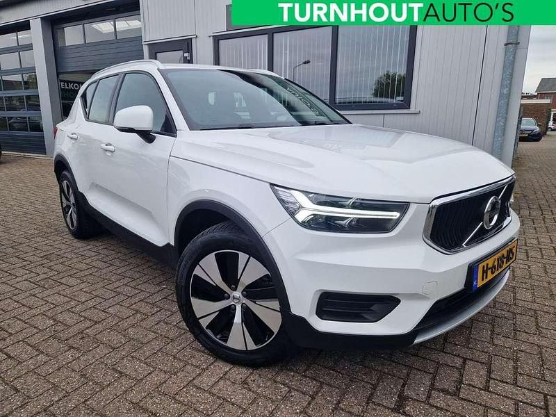 Wit Occasion 2020 Volvo XC40 Momentum SUV | € 26.895 (Super prijs) - Afbeelding 1/4